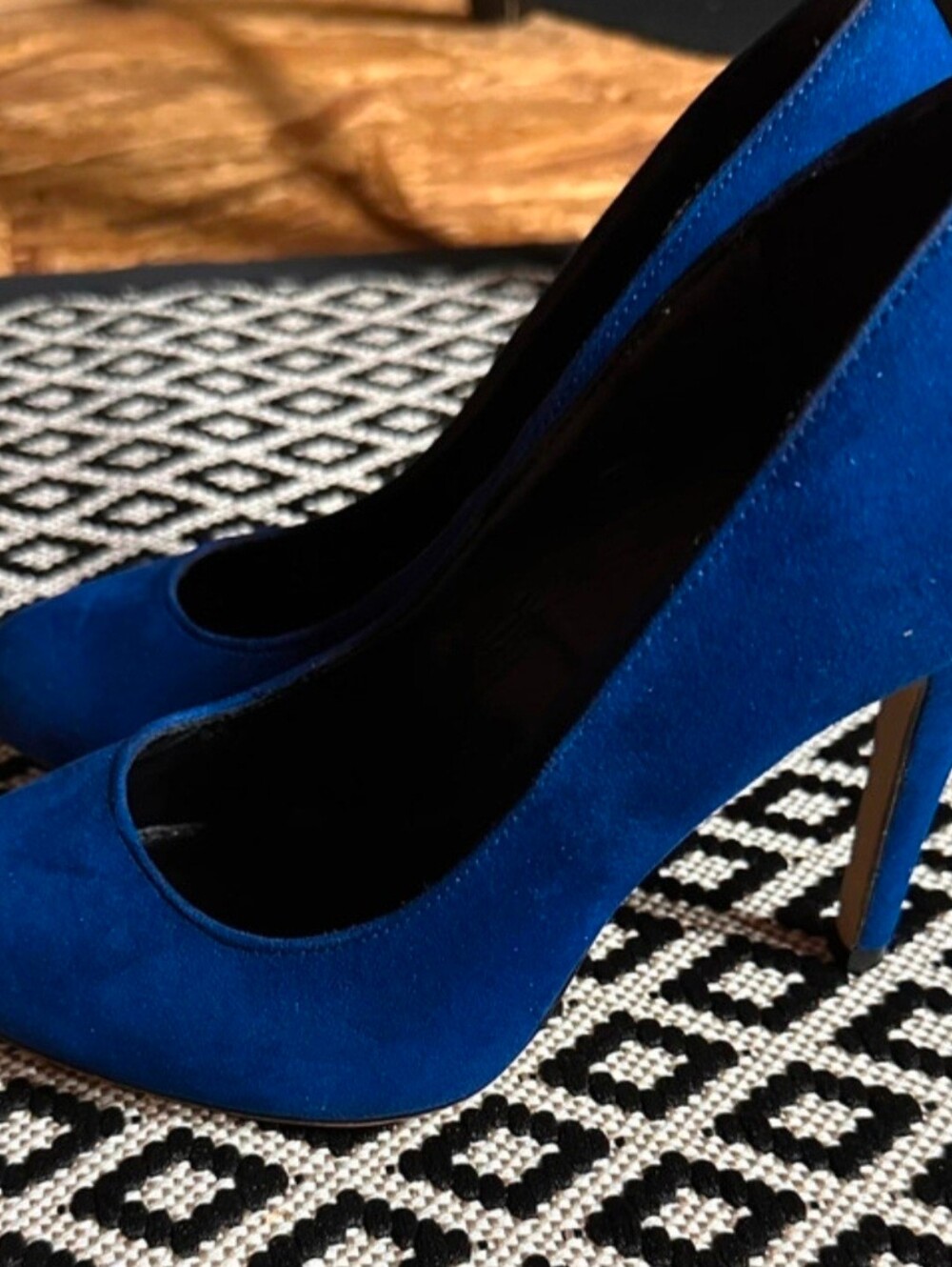 Rock & Republic Royal Blue Suede Stiletto Pumps